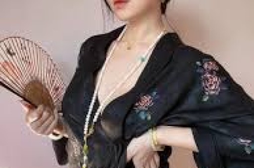 金融圈大地震后续！所长“打一针”丑闻细节曝光精英面具碎一地