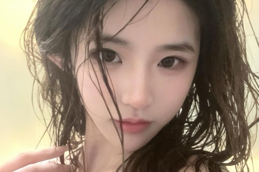 1天曝3大瓜！顶流女星签协议、约会激吻、知三当三各个炸裂