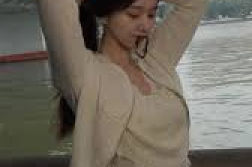 军官给女特务授课竟趁机大发女特务惨了