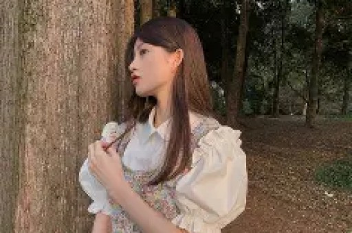 张凌赫评论区沦陷！连上8个热搜遭网友讽刺：39个人就崩溃了？