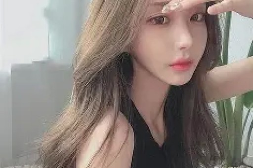 央视表态后给冯小刚走面的韩红底裤都被扒没了